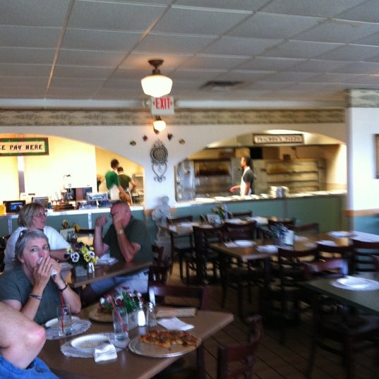Photo taken at Fricano&#39;s Pizza Restaurant by Thomas J. on 6/9/2012