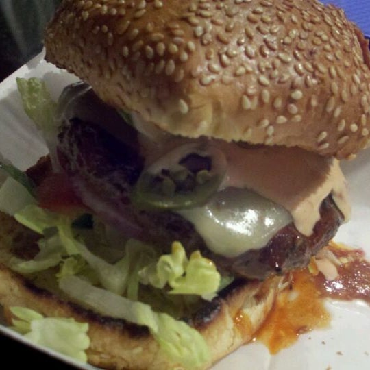 3/11/2012にSpiritedSFLがCharm City Burger Companyで撮った写真