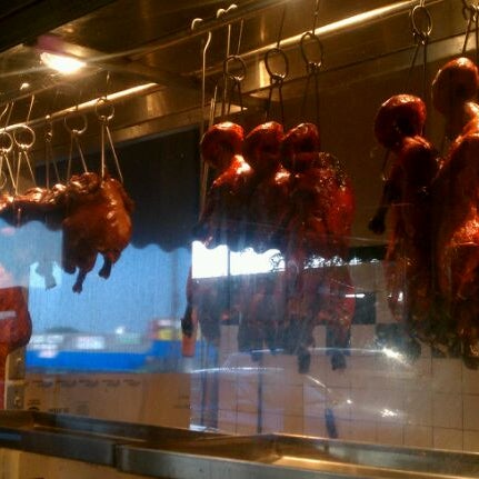 Foto tomada en Din Ho Chinese BBQ  por Valeria G. el 5/30/2012