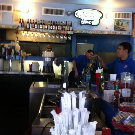 Das Foto wurde bei Pacific Star Restaurant &amp; Oyster Bar - Austin von David G. am 3/21/2012 aufgenommen