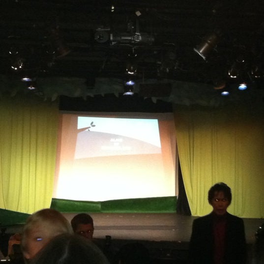 Foto diambil di Players Theatre oleh Morris G. pada 5/12/2012