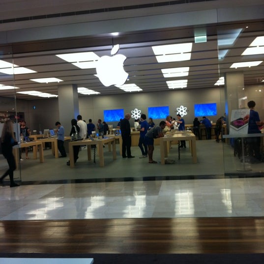 Apple Hornsby Electronics Store in Hornsby
