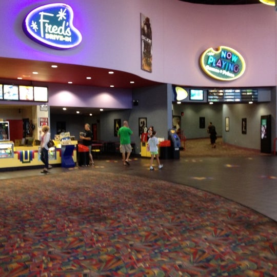 Marcus Theatres Saint Charles 1830 S 1st Capitol Dr