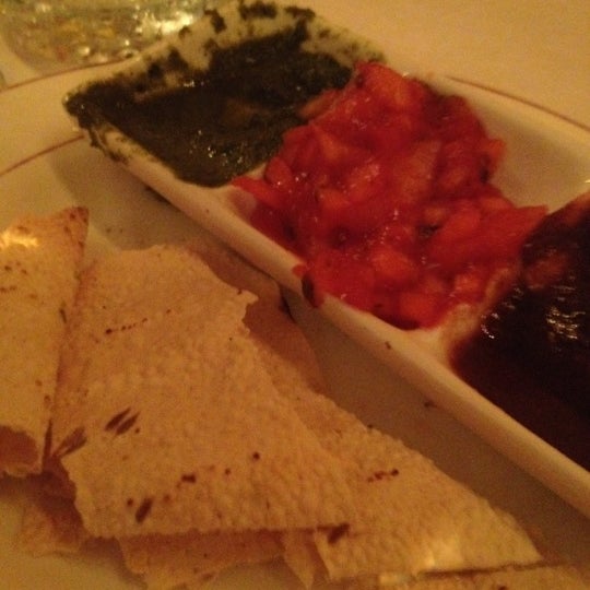 8/14/2012 tarihinde Matt F.ziyaretçi tarafından Chola Eclectic Indian Cuisine'de çekilen fotoğraf
