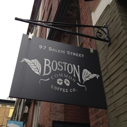 รูปภาพถ่ายที่ Boston Common Coffee Company โดย Hidefusa O. เมื่อ 2/16/2012