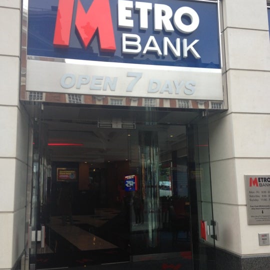 Банк метро октябрьская