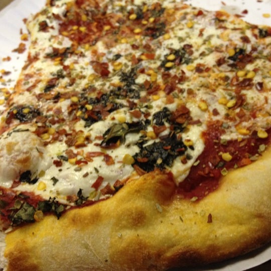 Foto tirada no(a) Giuseppe&#39;s Pizza por Paxton B. em 6/15/2012