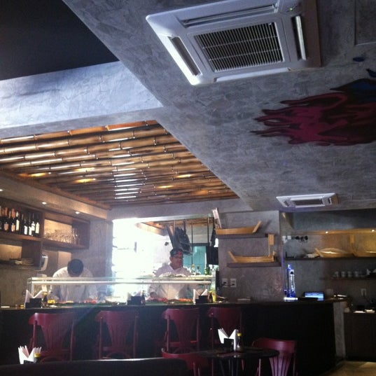 Foto tirada no(a) Nazo Sushi Bar por Marilza H. em 9/2/2012