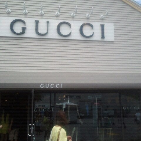 Slager lava Seminarie Gucci Outlet Store - Antique Shop in Secaucus