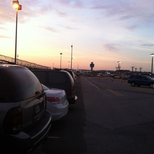 Parking P10 Parking in Laguardia Airport