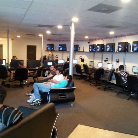 Photo taken at Gamers HQ by Carlos G. on 5/20/2012