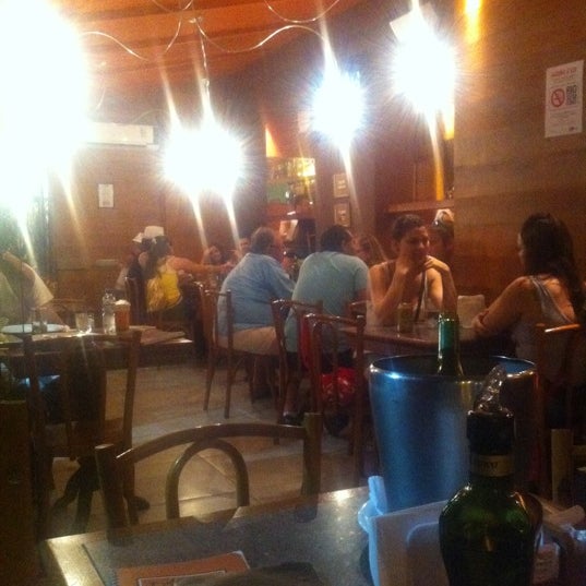 2/20/2012 tarihinde Liv S.ziyaretçi tarafından Bar do Beto'de çekilen fotoğraf