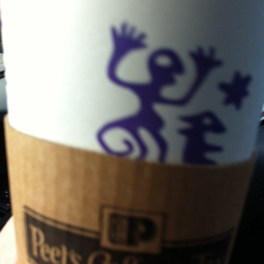 Foto tomada en Peet&#39;s Coffee &amp; Tea  por Dodgers Suck el 3/26/2012