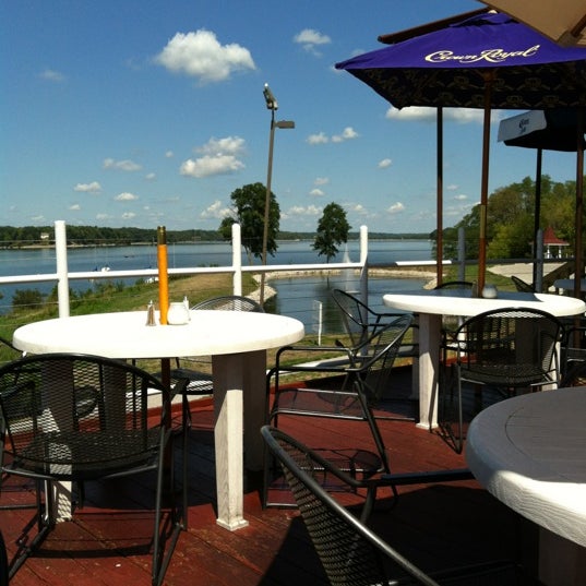 Photos at Rick's Cafe Boatyard Eagle Creek 68 tips