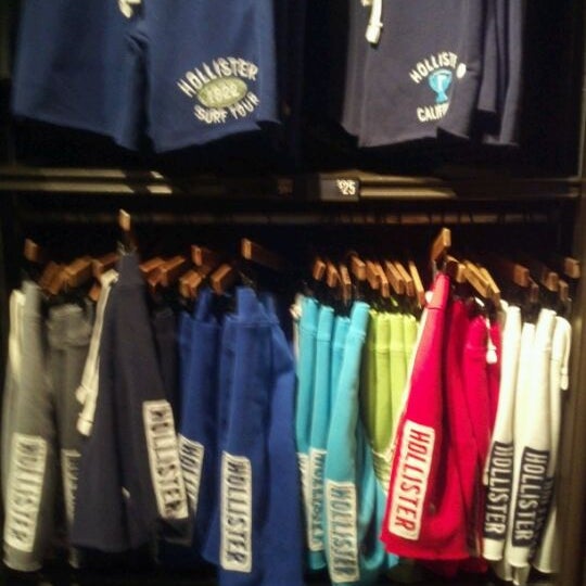 Hollister Co. Abington 2 tips from 89 visitors