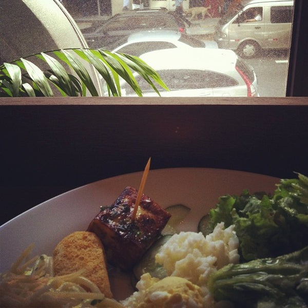 4/16/2012 tarihinde Melissa P.ziyaretçi tarafından Oazi Restaurante'de çekilen fotoğraf
