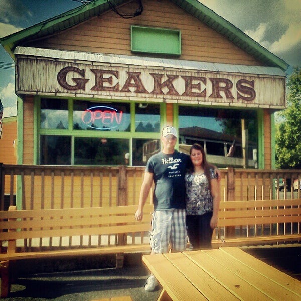 Photo taken at Geakers Tacos by Nikki F. on 7/2/2012
