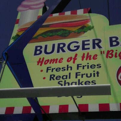 Foto tirada no(a) Burger Bar por Chris P. em 5/12/2012