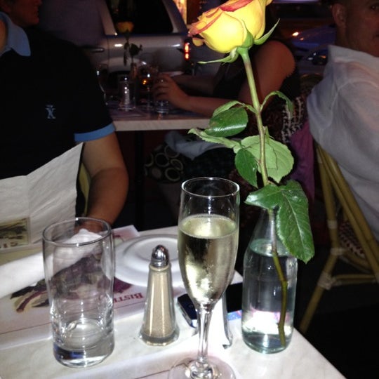 7/13/2012 tarihinde Brittany M.ziyaretçi tarafından Bistro Cassis Restaurant'de çekilen fotoğraf