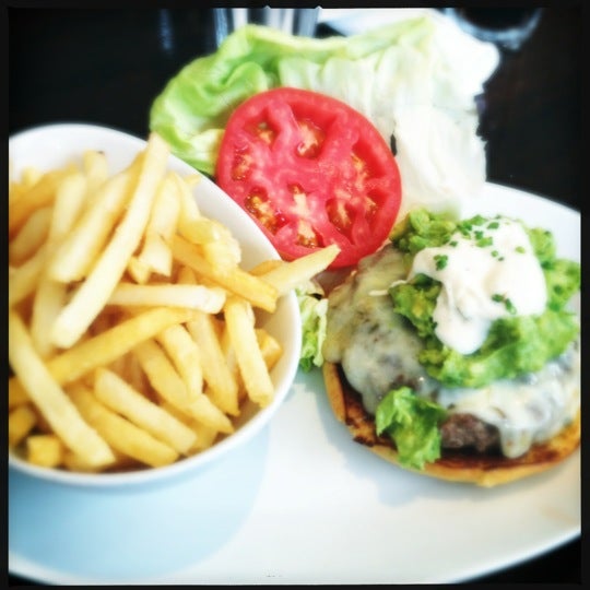 รูปภาพถ่ายที่ 5 Napkin Burger โดย Paul M. เมื่อ 8/17/2012