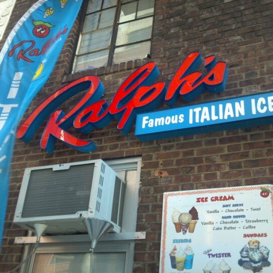 Photo taken at Ralph&#39;s Famous Italian Ices by Justine P. on 7/22/2012
