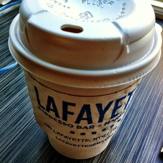 Foto scattata a Lafayette Espresso Bar + Marketplace da Christen D. il 8/2/2012