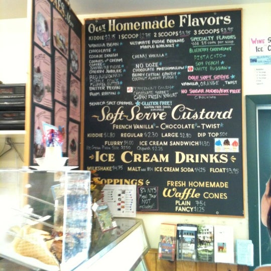 รูปภาพถ่ายที่ Cayuga Lake Creamery โดย Kim P. เมื่อ 8/4/2012