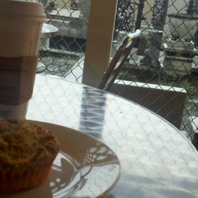 7/20/2012にLaura ♈.がSacred Grinds Coffee Houseで撮った写真