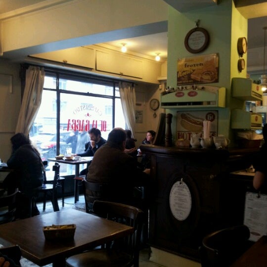 Photo taken at Café Bistro de la Barra by Jimmy V. on 7/21/2012