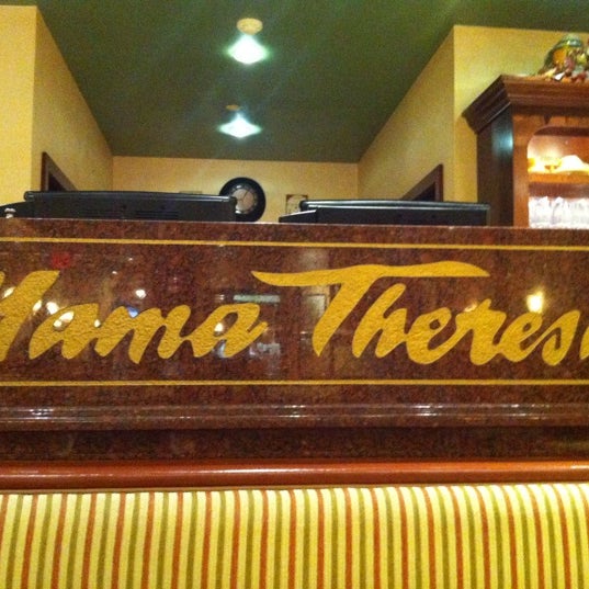 Photo taken at Mama Theresa&#39;s Pizzeria &amp; Restaurant by Natalia V. on 4/26/2012