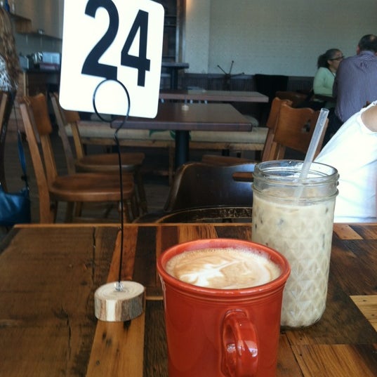 7/11/2012にAna W.がSONGBiRD Cafeで撮った写真