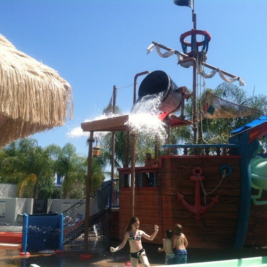 Photo taken at Howard Johnson Anaheim Hotel and Water Playground by Jessica H. on 4/21/2012