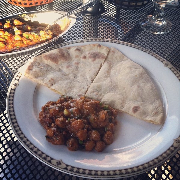 รูปภาพถ่ายที่ Swagat Fine Indian Cuisine โดย Lesley เมื่อ 6/12/2012