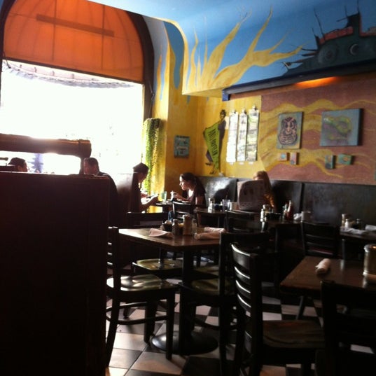 Foto scattata a Luna Grill &amp; Diner da Heather M. il 4/17/2012