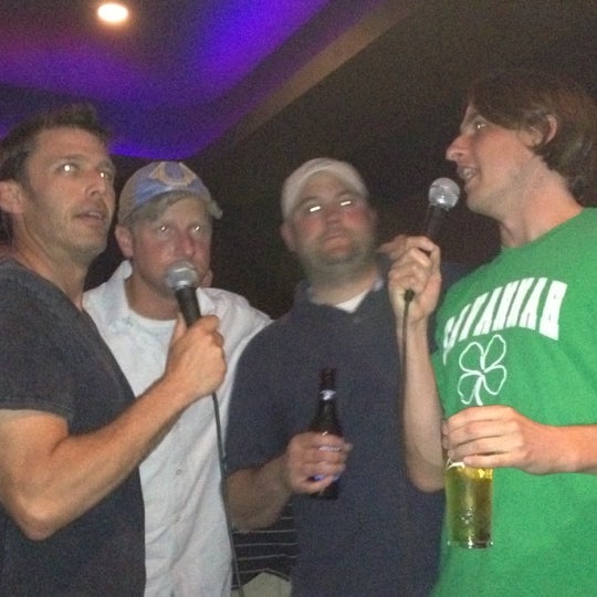 Снимок сделан в The Common Interest Karaoke Bar &amp; Grill пользователем Cheryl B. 5/5/2012