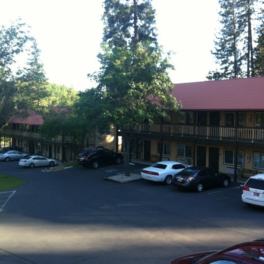 Photo taken at Yosemite Westgate Lodge by yayoi Y. on 6/14/2012