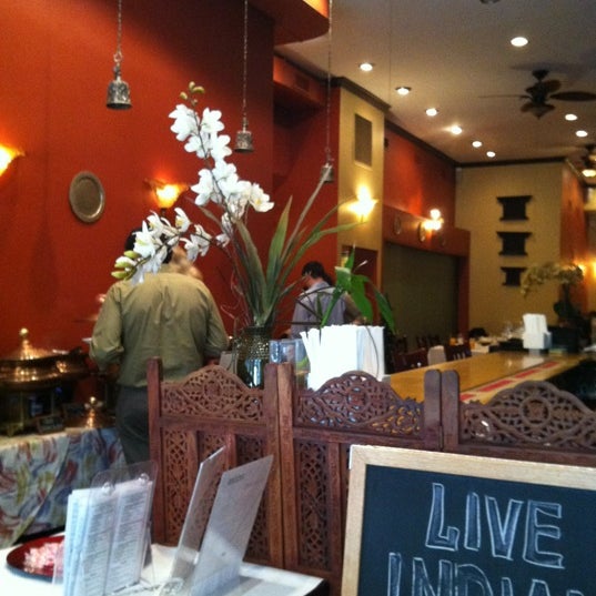 5/1/2012にAndrew S.がTaj Tribeca Restaurant &amp; Barで撮った写真
