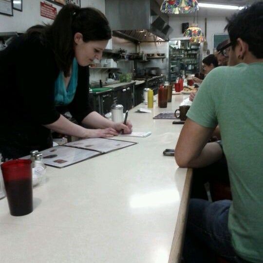 Das Foto wurde bei Vickie&#39;s Diner von Matt C. am 5/31/2012 aufgenommen