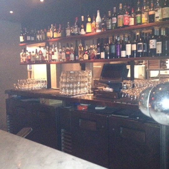 3/5/2012 tarihinde Mercedes C.ziyaretçi tarafından Barcelona Restaurant &amp; Wine Bar'de çekilen fotoğraf