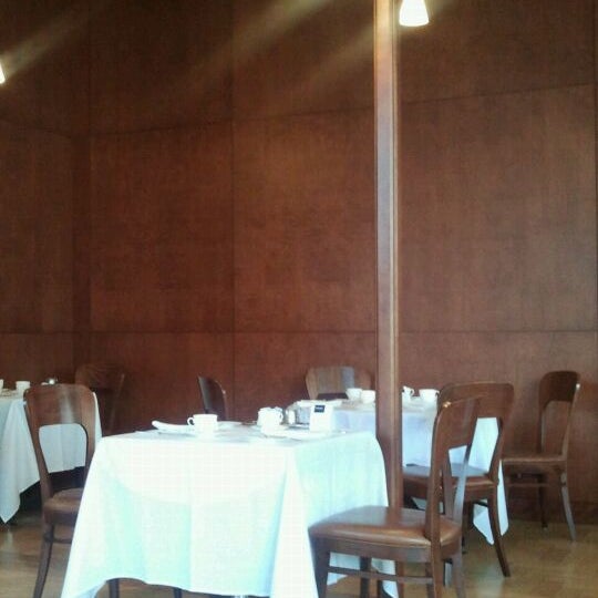 Das Foto wurde bei Restaurant de l&#39;ITHQ von JulienF am 2/29/2012 aufgenommen