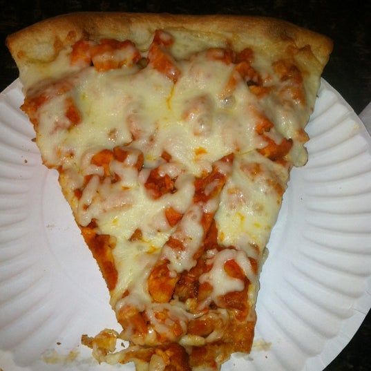 Das Foto wurde bei Richie&#39;s Pizza von Gary N. am 4/30/2012 aufgenommen