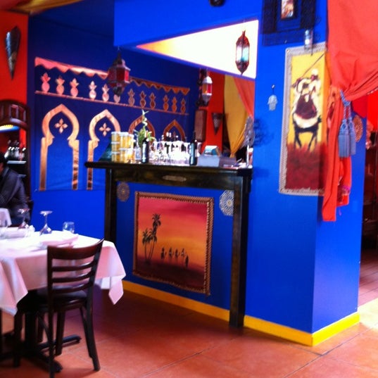 6/13/2012 tarihinde Christopher G.ziyaretçi tarafından Morocco&#39;s Restaurant'de çekilen fotoğraf