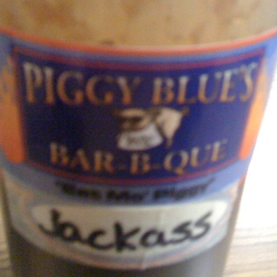 รูปภาพถ่ายที่ Piggy Blues โดย Jeff G. เมื่อ 2/16/2012