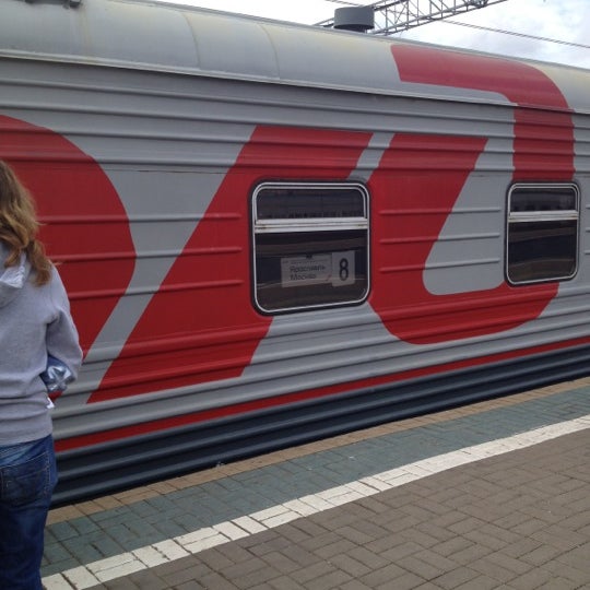 ярославский вокзал поезда. поезд ярославль симферополь. поезд нижний новгород симферополь остановки. 2х этажный поезд ржд купе. новый поезд москва.