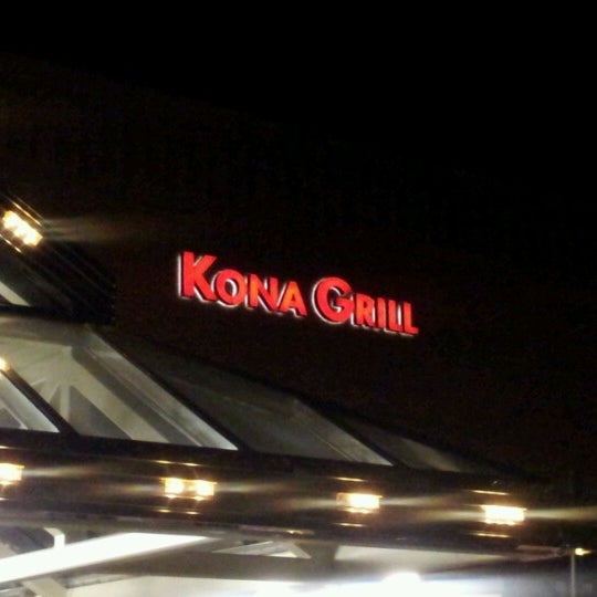 Photo taken at Kona Grill by JOHN Y. on 8/25/2012