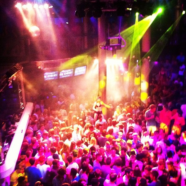 St.Trop - Nightclub