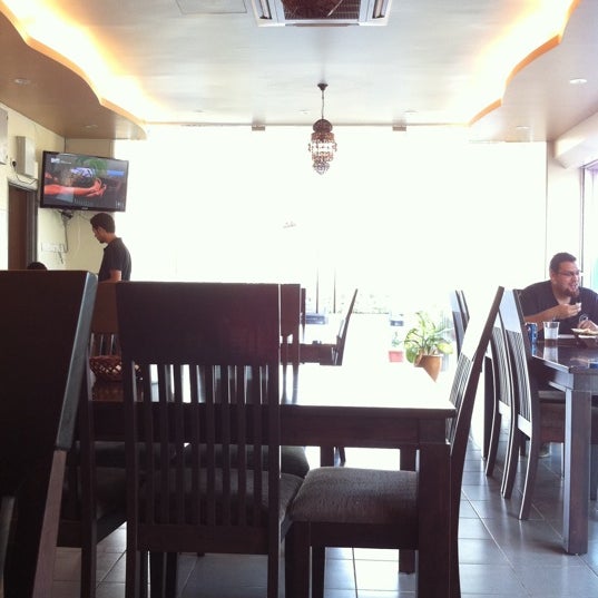 Photo prise au Al-Mukalla Arabian Restaurant par Sol7y | صلحي le6/29/2012