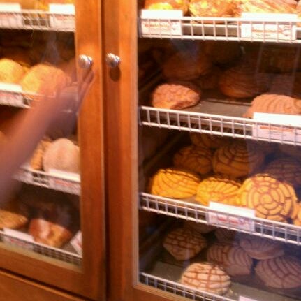 รูปภาพถ่ายที่ Panifico Bake Shop โดย Rudy L. เมื่อ 4/17/2012