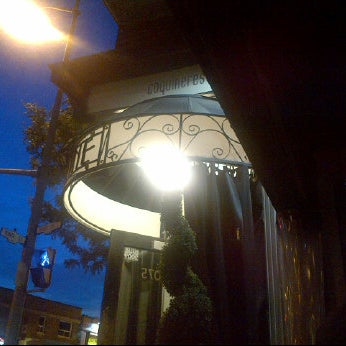 Снимок сделан в Coquine Restaurant пользователем Amos 6/27/2012