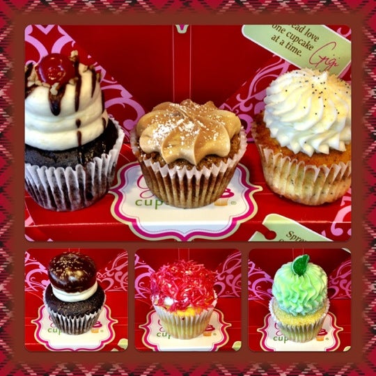 รูปภาพถ่ายที่ Gigi&#39;s Cupcakes โดย Michael C. เมื่อ 8/8/2012